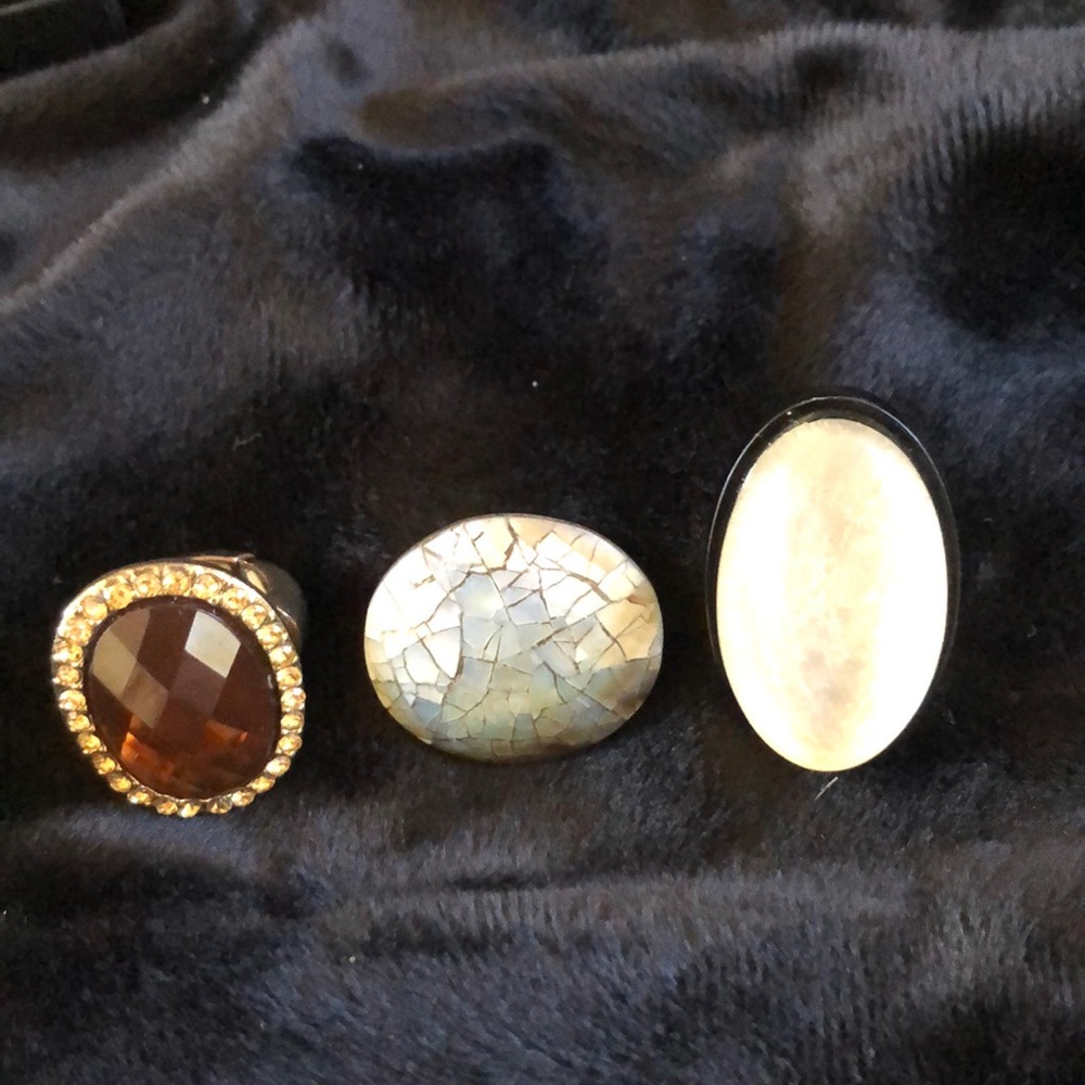 3 adjustable Ring bundled in Fun Fashion. All Fits adjustable to fit.